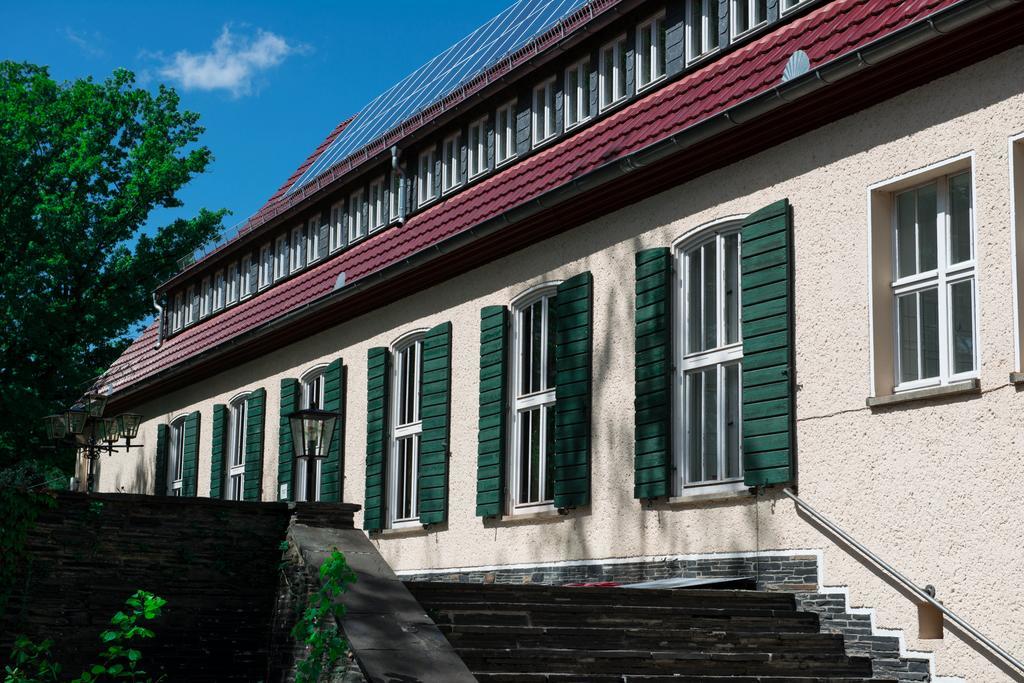 Land- Und Golfhotel Alte Fliegerschule Eisenach Exterior foto