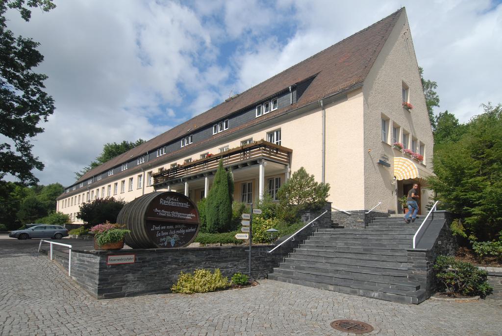 Land- Und Golfhotel Alte Fliegerschule Eisenach Exterior foto
