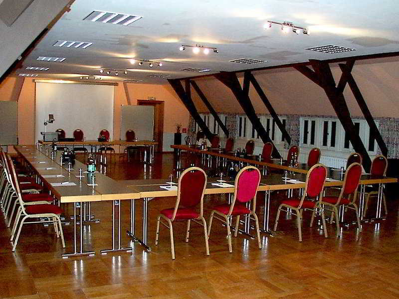 Land- Und Golfhotel Alte Fliegerschule Eisenach Exterior foto