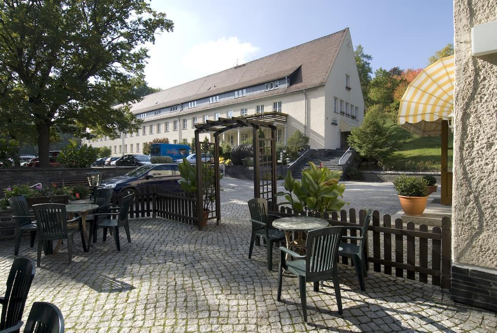 Land- Und Golfhotel Alte Fliegerschule Eisenach Exterior foto